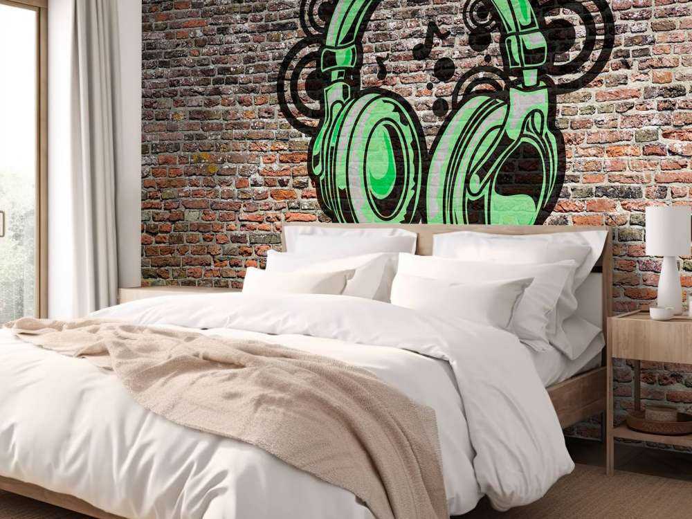Graffiti op oude bakstenen muur