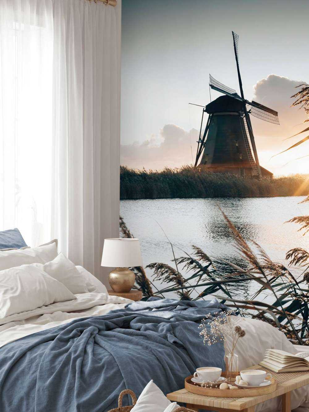 Windmolen bij zonsopkomst