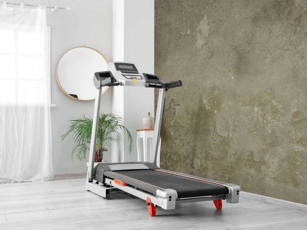 Oude muur met verweerde stuc