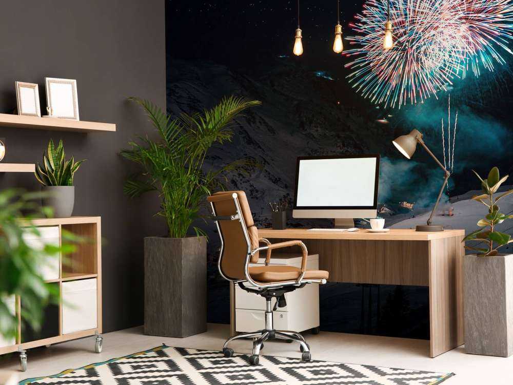 Vuurwerk boven winters bergdorp