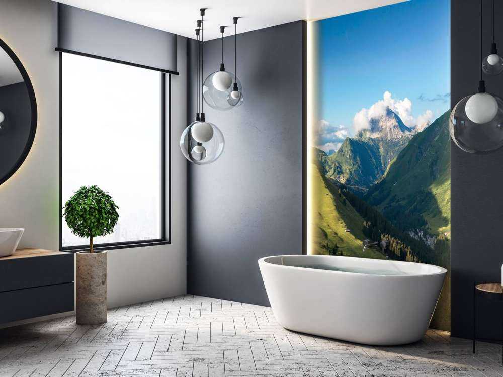 Zomerlicht over groene alpenvallei