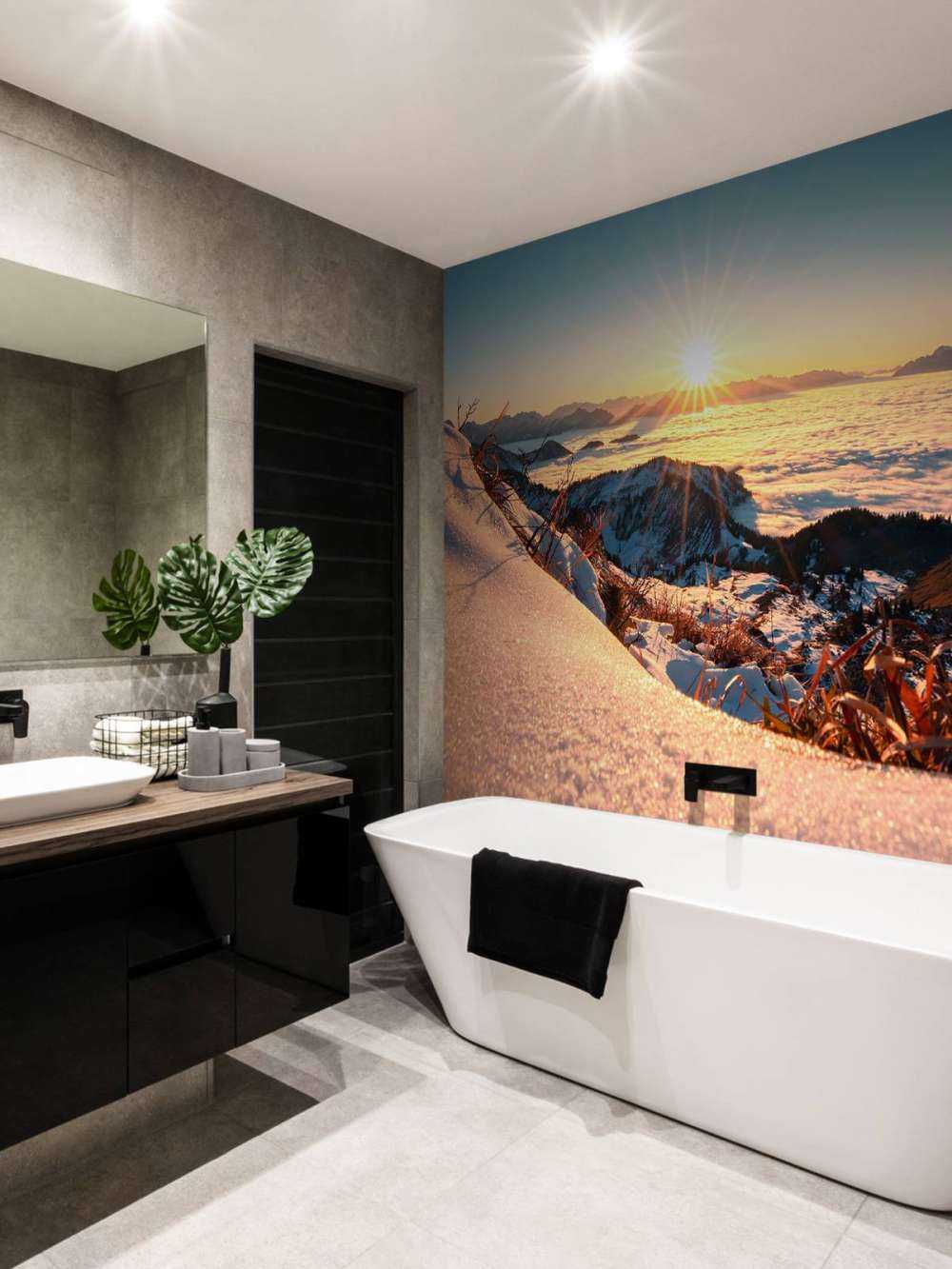 Zonlicht over besneeuwde alpenhelling