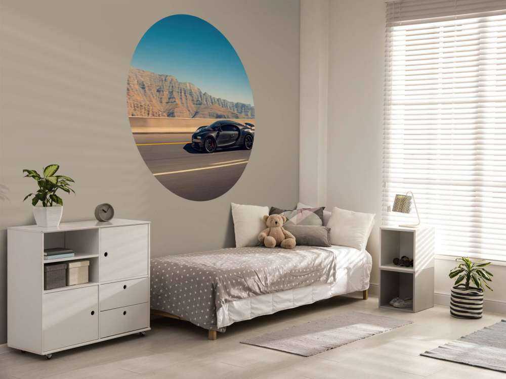 Hypercar tegen bergachtig landschap