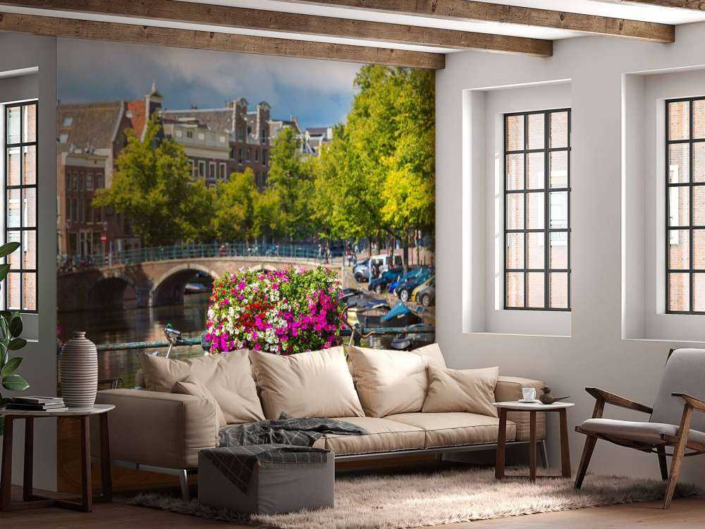 Fietsen op een Amsterdamse brug