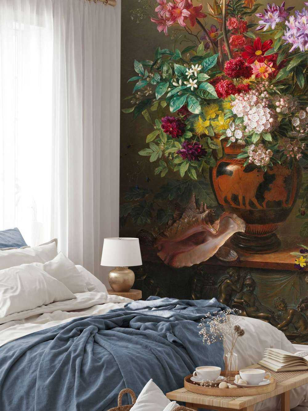  Stilleven met bloemen in een Griekse vaas