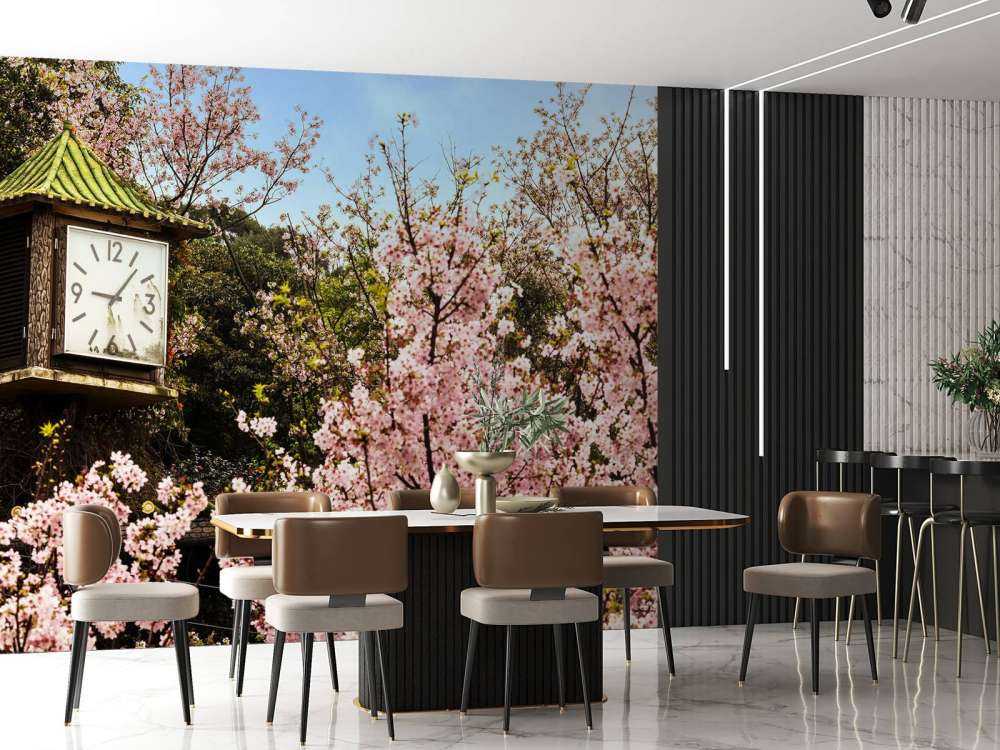 Bloesem met Klok op achtergrond