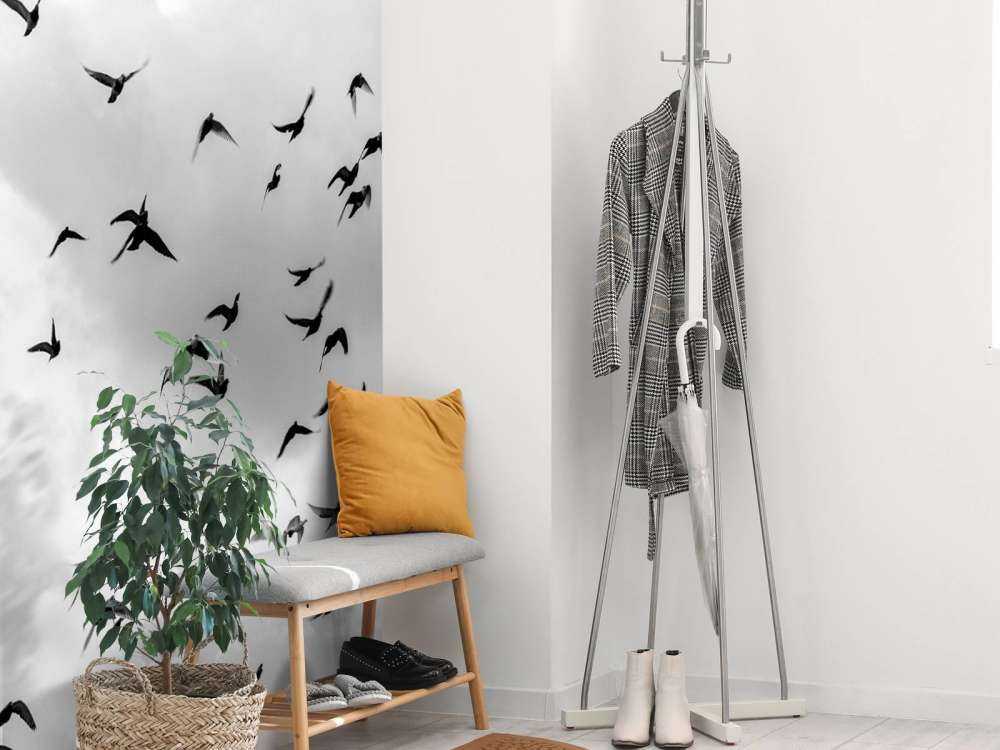 Vliegende duiven in zwart-wit