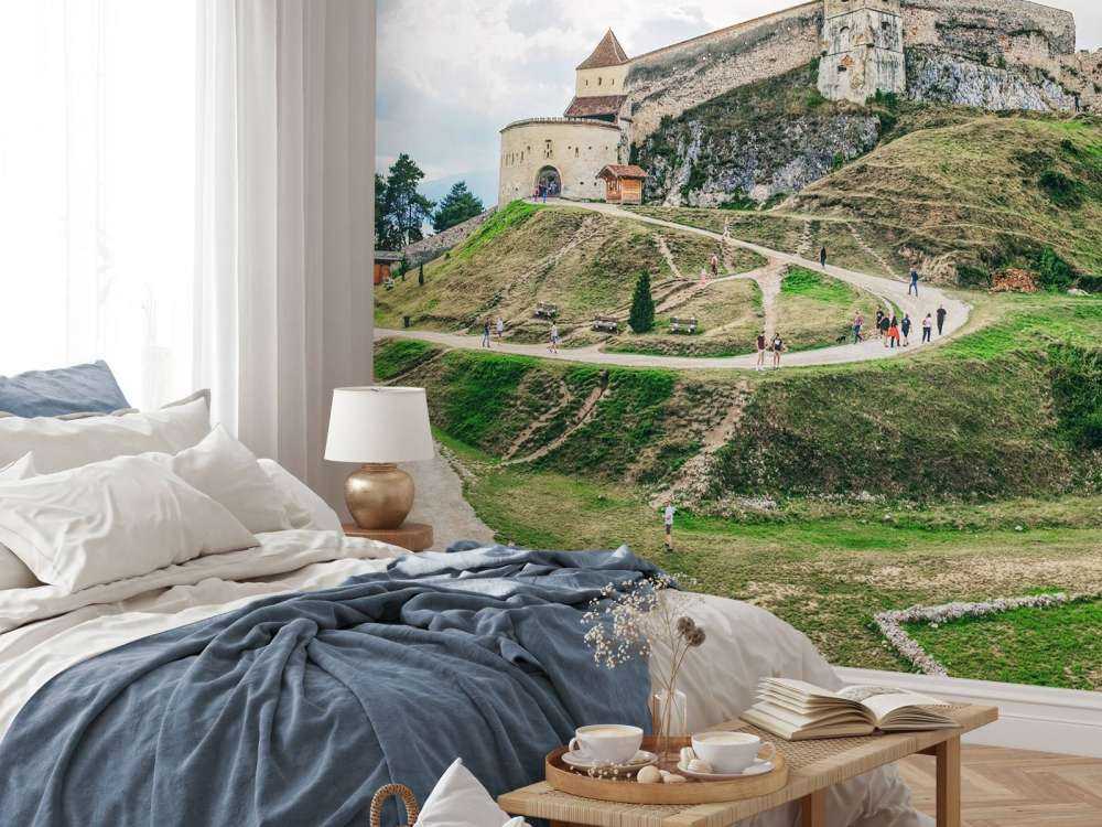 Cetatea Râșnov op een bewolkte dag