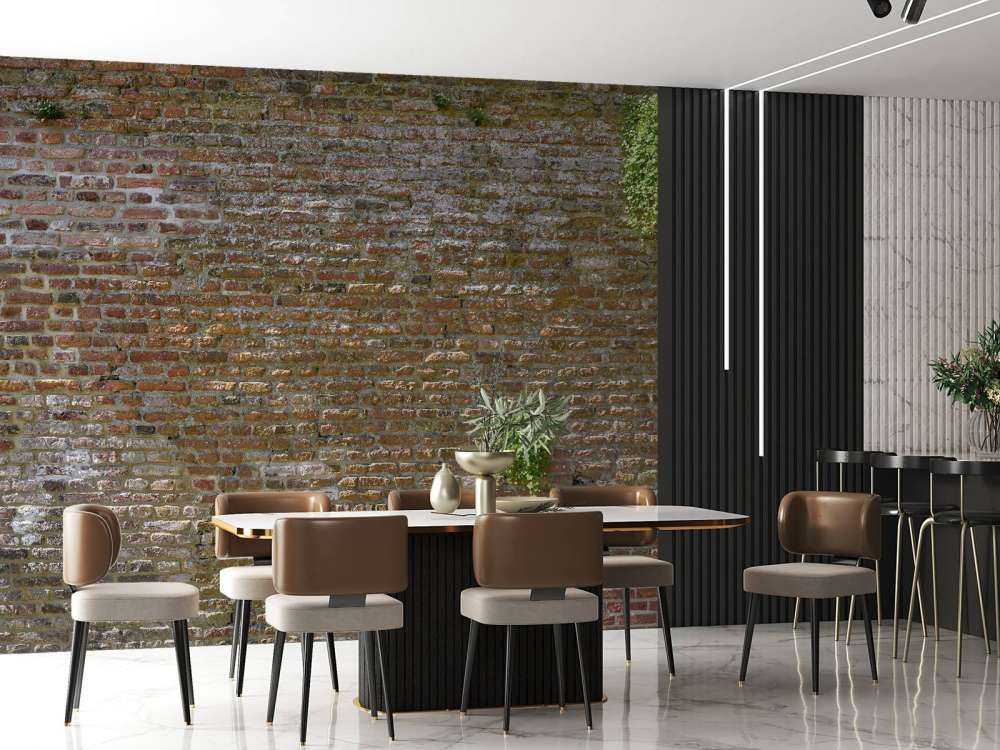 Oude stenen stadsmuur met plantjes