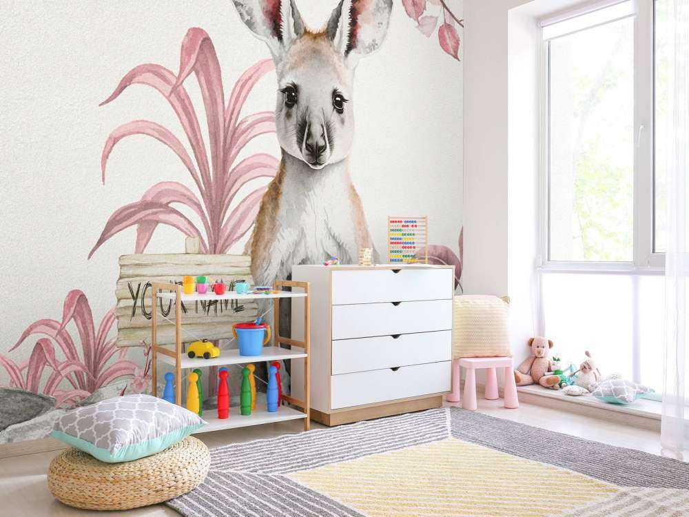 Jonge kangeroe in de jungle roze