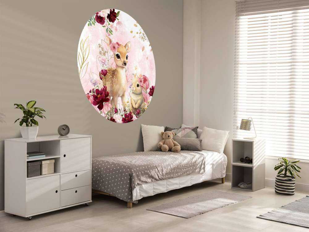 Hertje en konijn in bloemenpracht