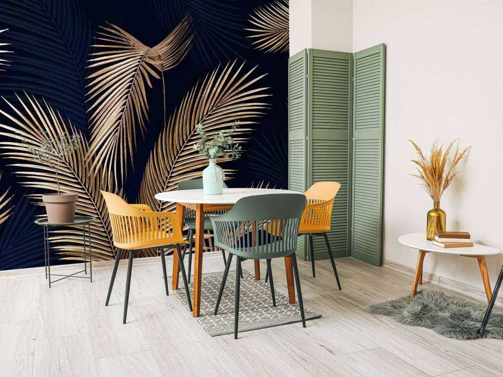 Gouden palmtakken op nachtblauw