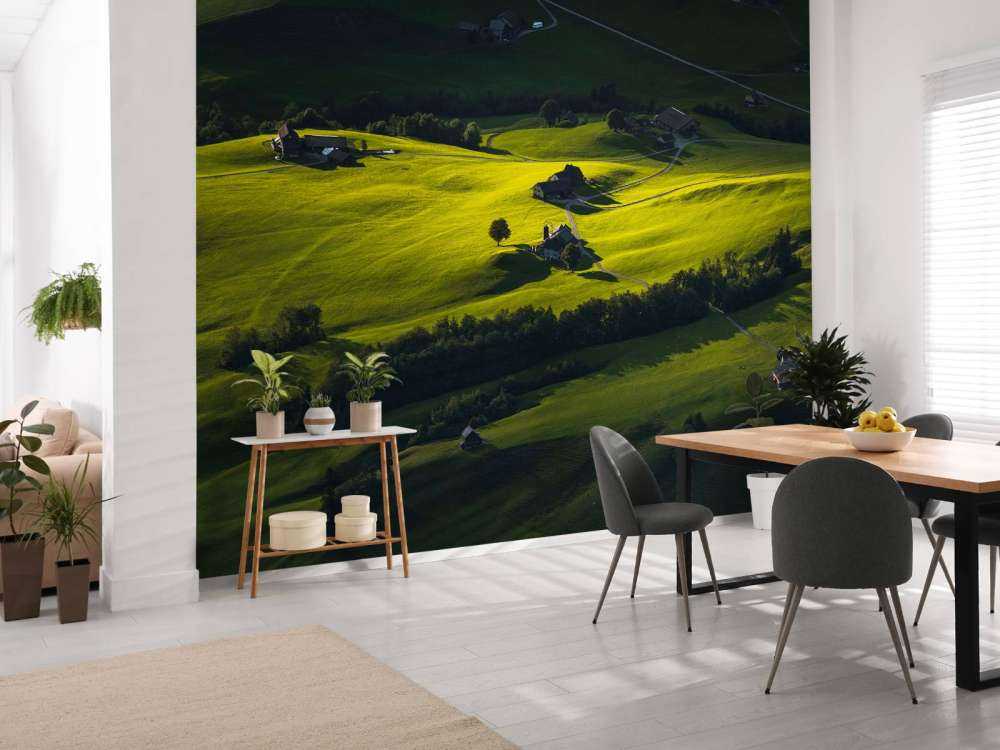 Glooiende heuvels bij avondlicht