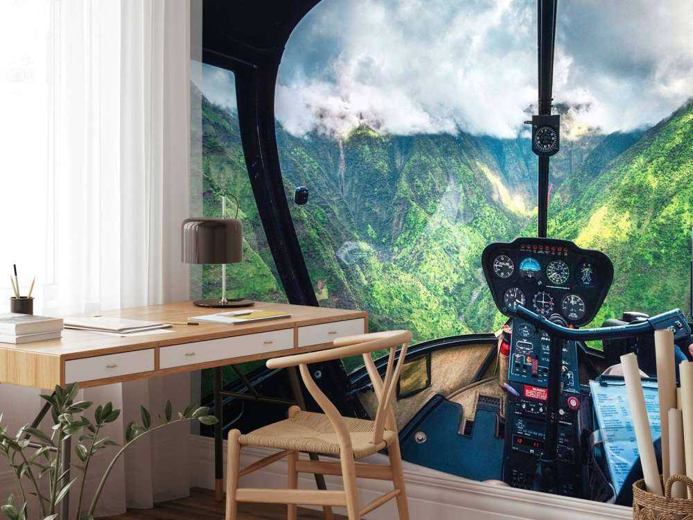 Helikoptervlucht boven tropisch bergdal