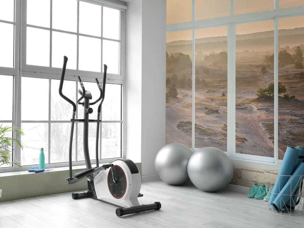 Zandverstuiving in ochtendmist