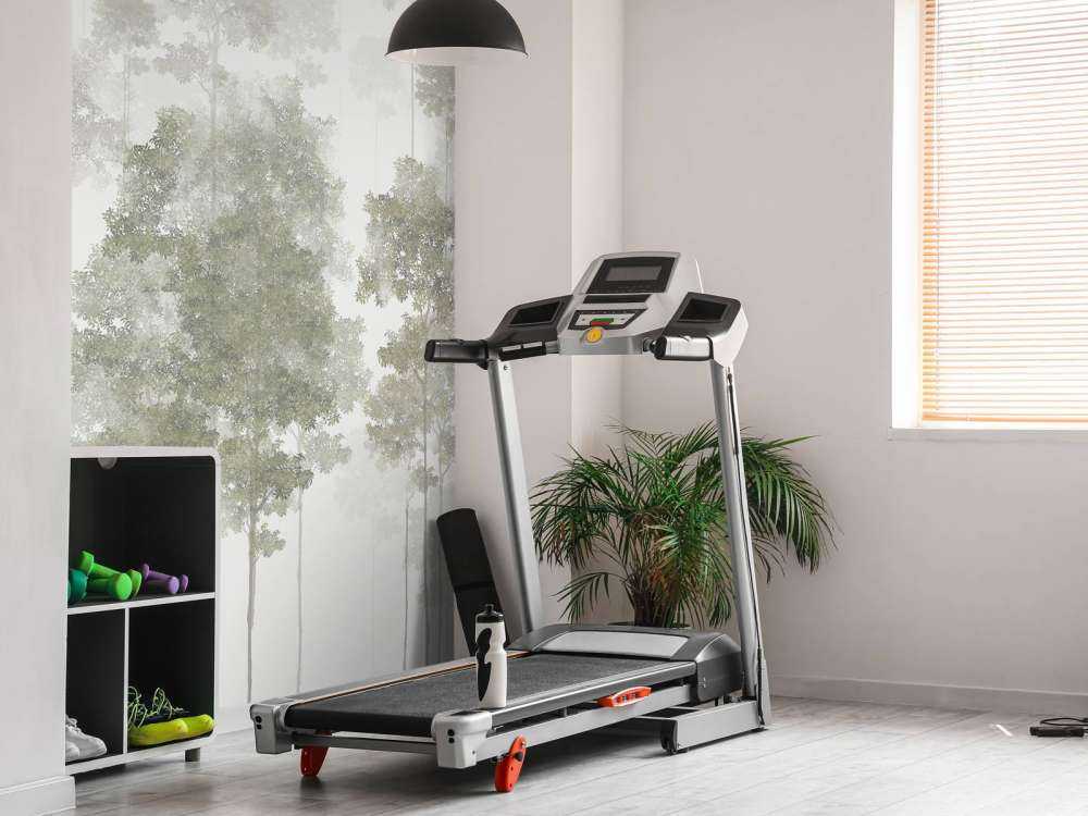 Getekend bos in de mist