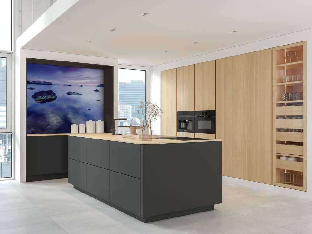 De Zwarte Zee in de avond