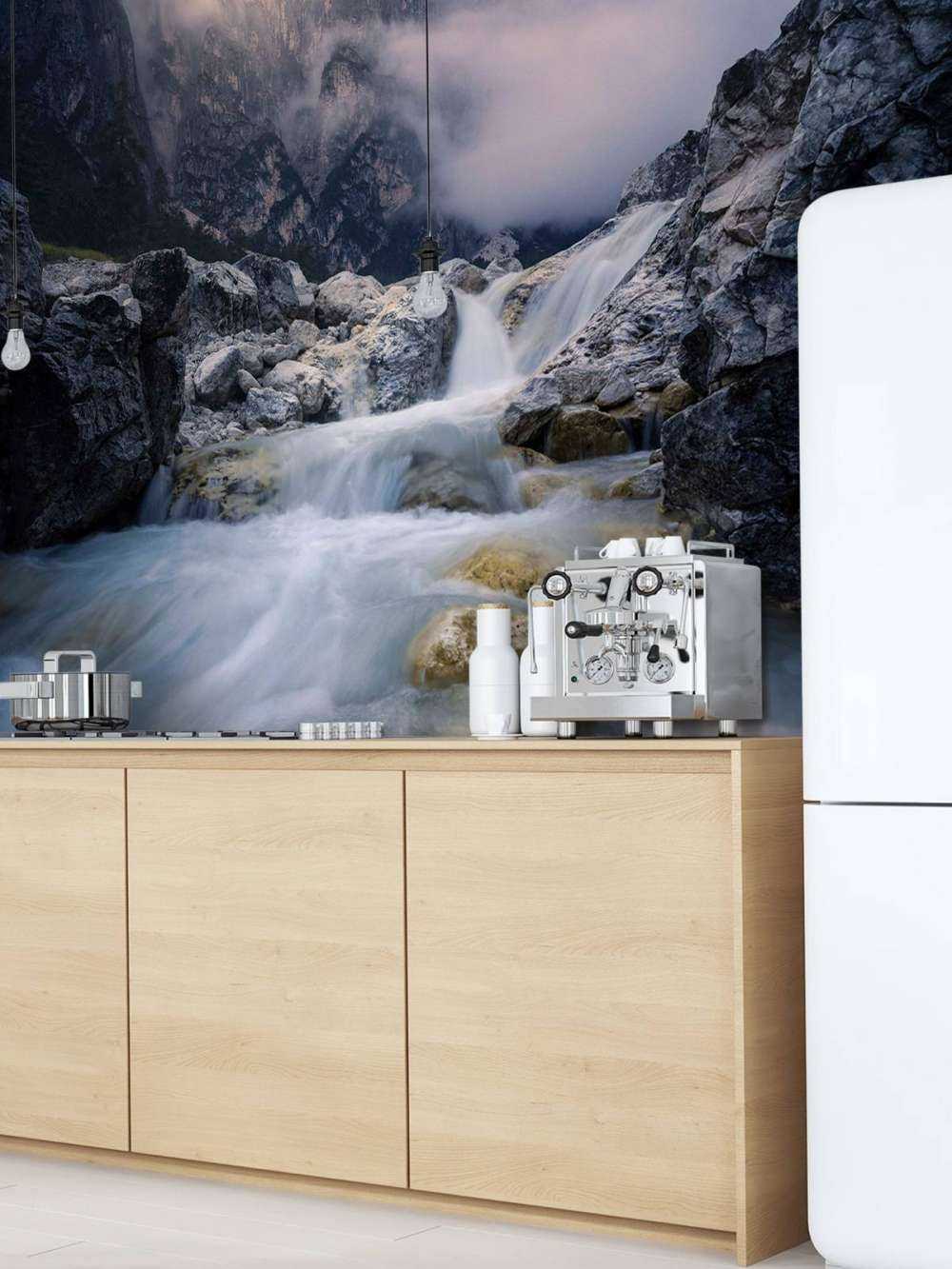 Bergstroom in de Schemering