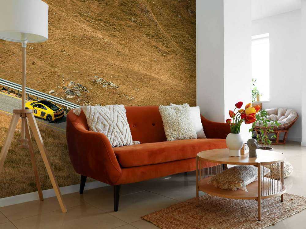 Audi R8 op eenzame bergweg