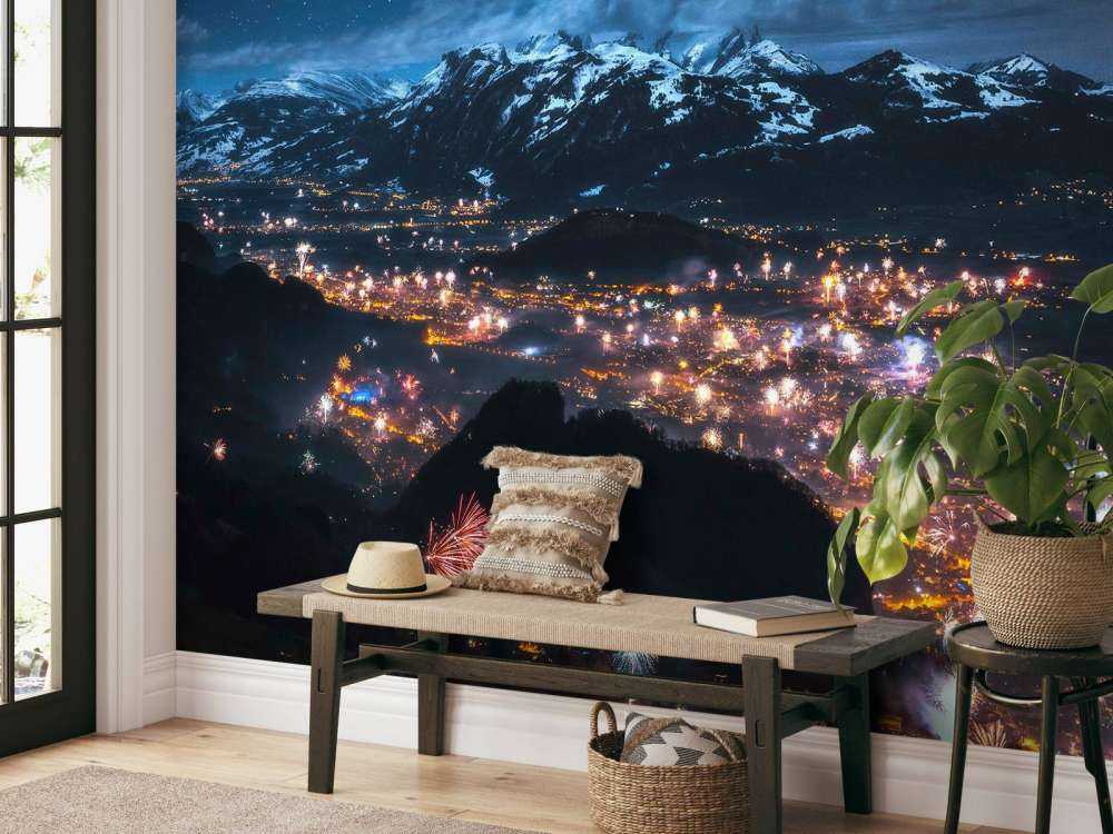 Vuurwerklicht boven alpendorp