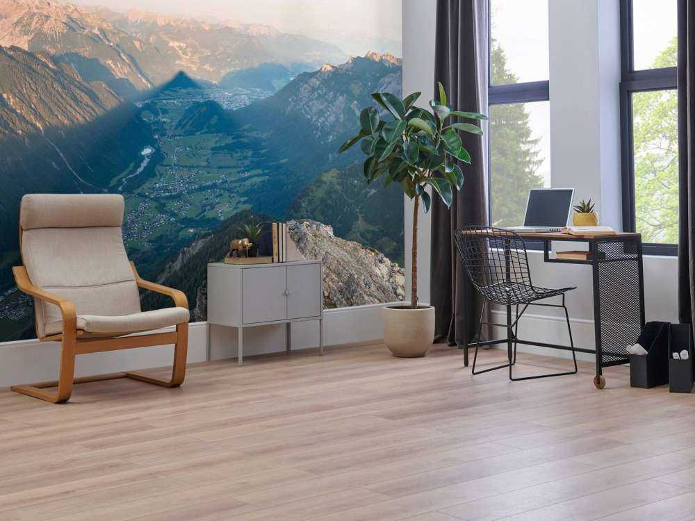 Valleischaduw in ochtendgloed