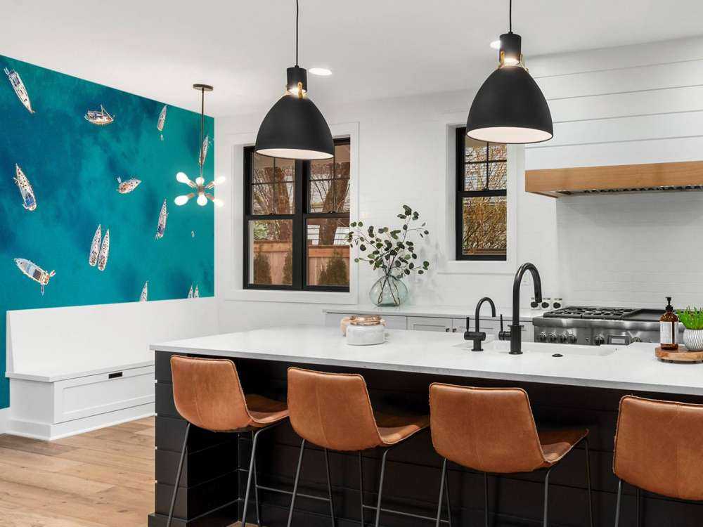 Droneshot van een groep verankerde boten