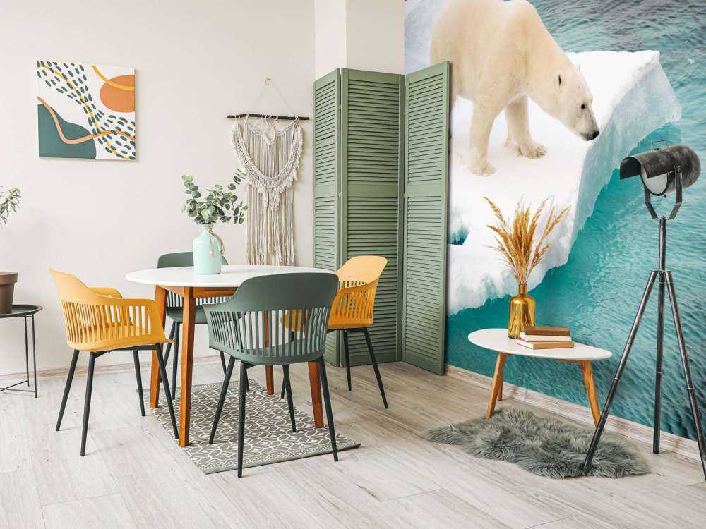 Een ijsbeer observeert de zee