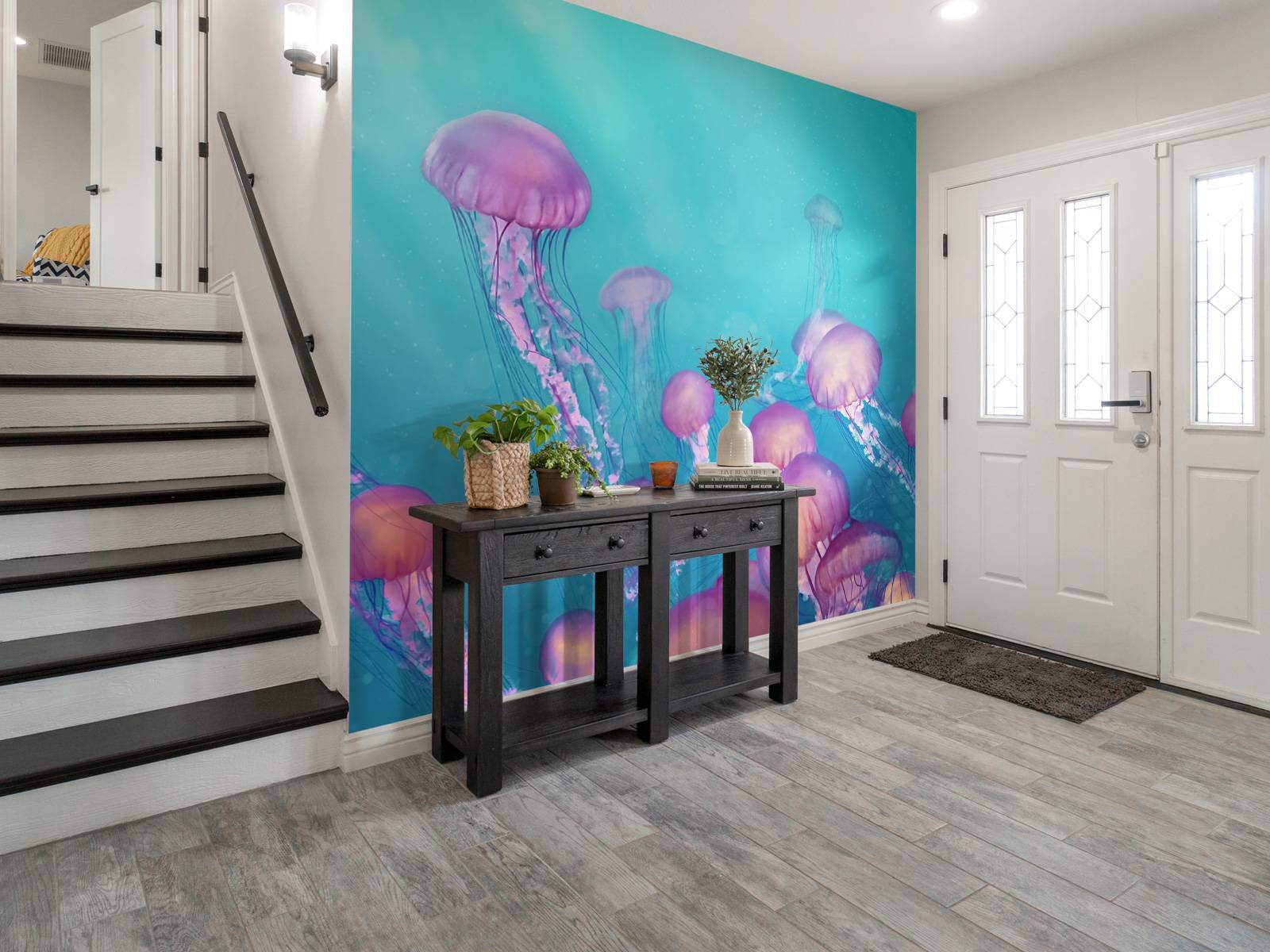 Roze kwallen in blauwe zee