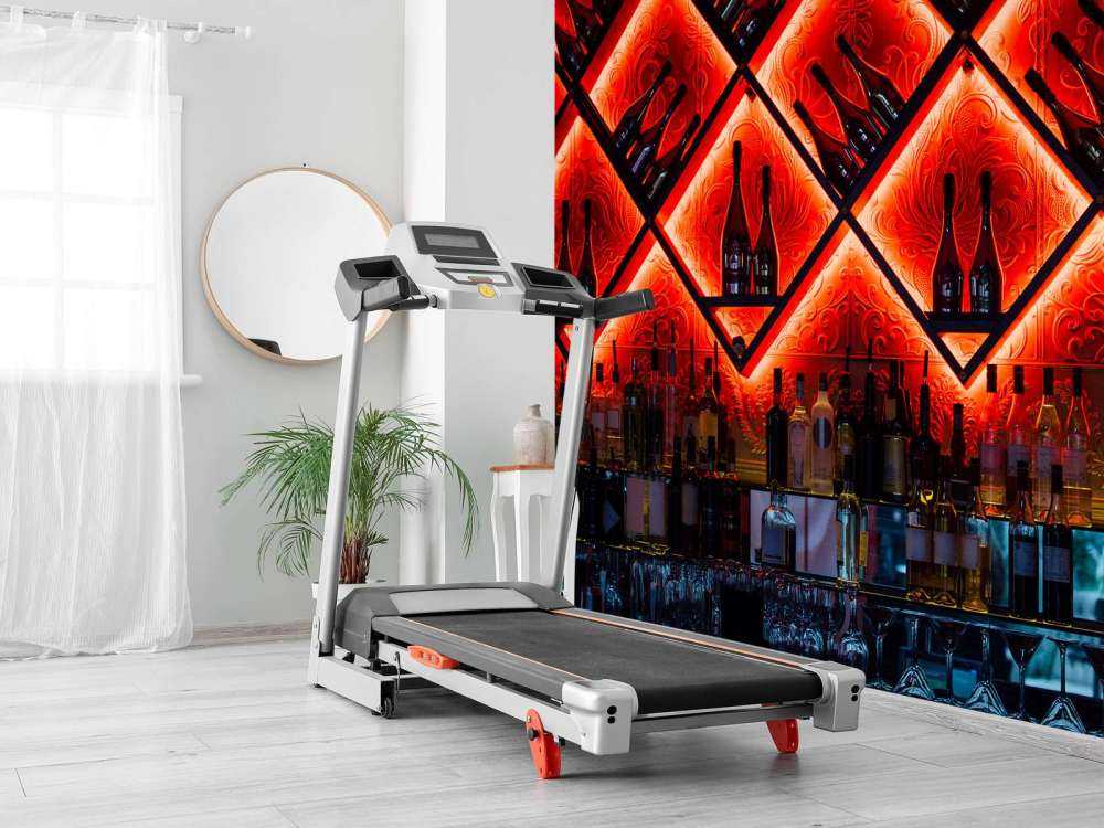 Verlichte bar met drankflessen