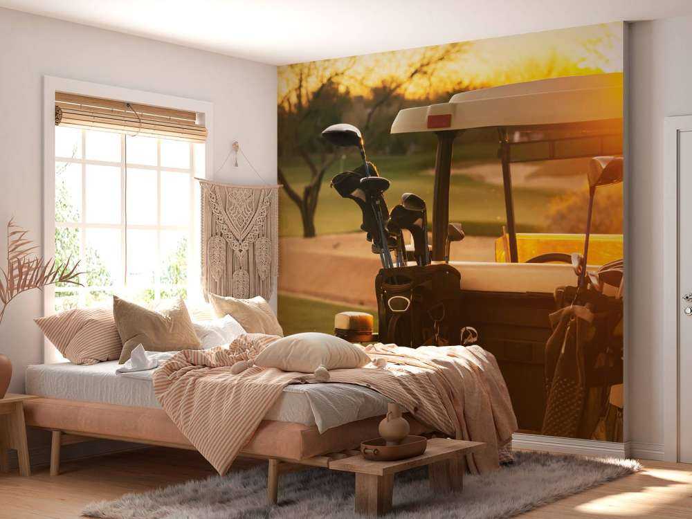 Golfwagen bij zonsondergang