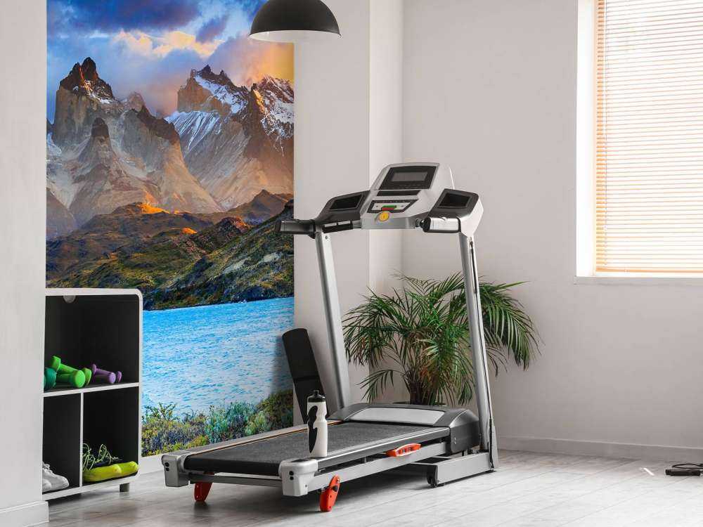 Vulkaan met een meer op de voorgrond