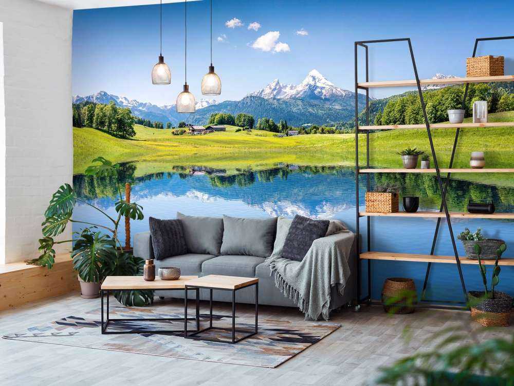 De alpen onder een helder blauwe lucht