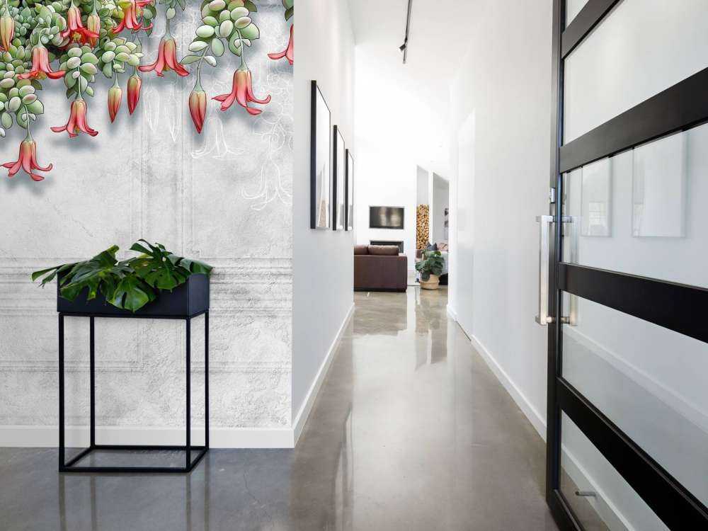 Exotische bloemen op beton