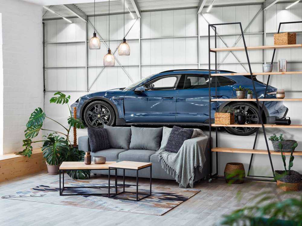 Porsche in industriehal