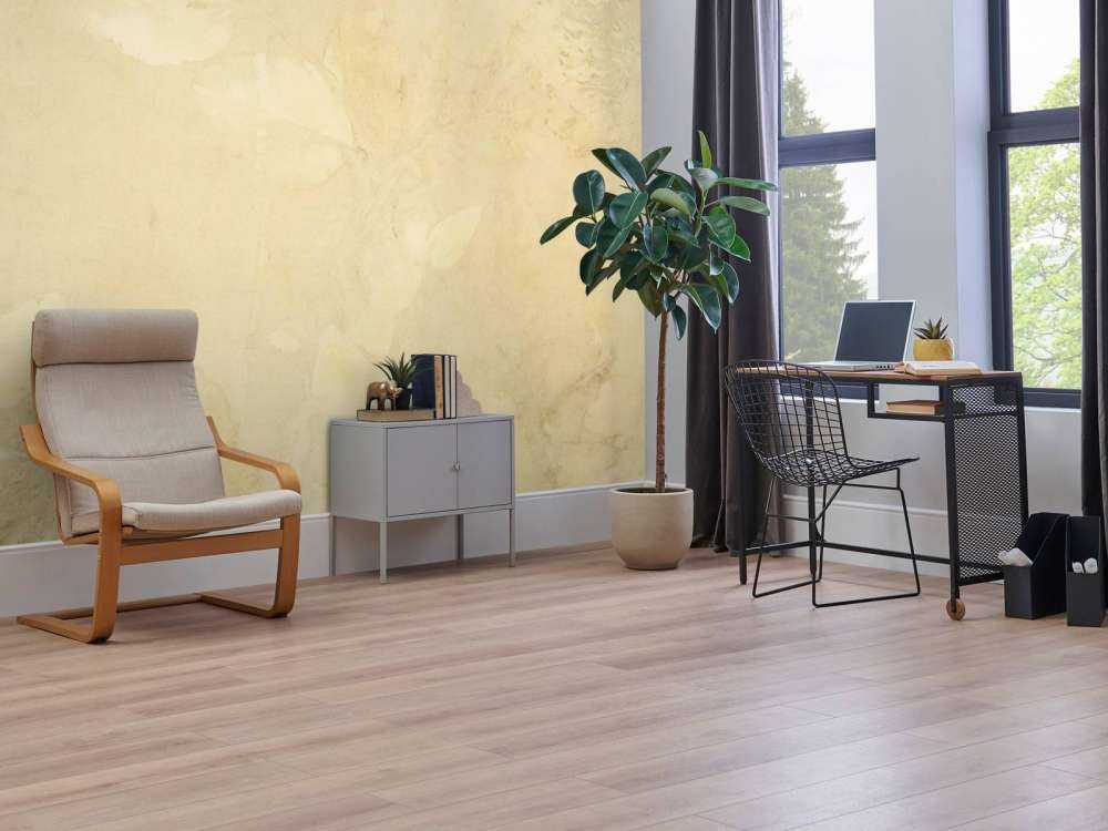 Weegbree en wilde geranium - tegenlicht