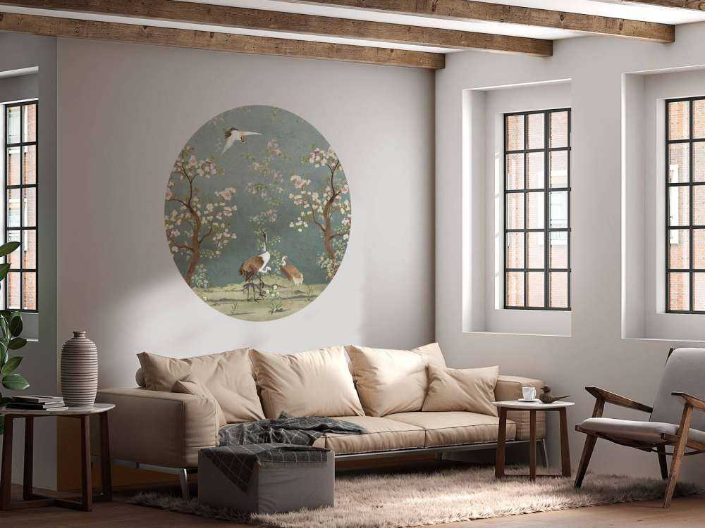 Bloesembomen met kraanvogels in serene tuin