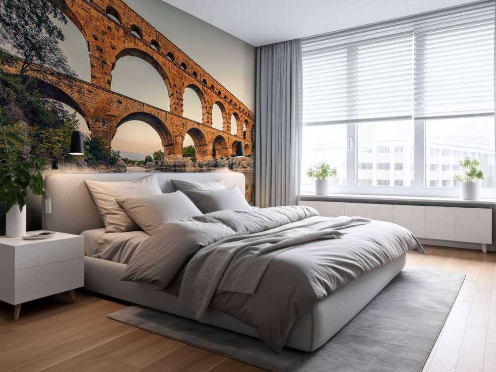 Stenen bogen boven stille rivier