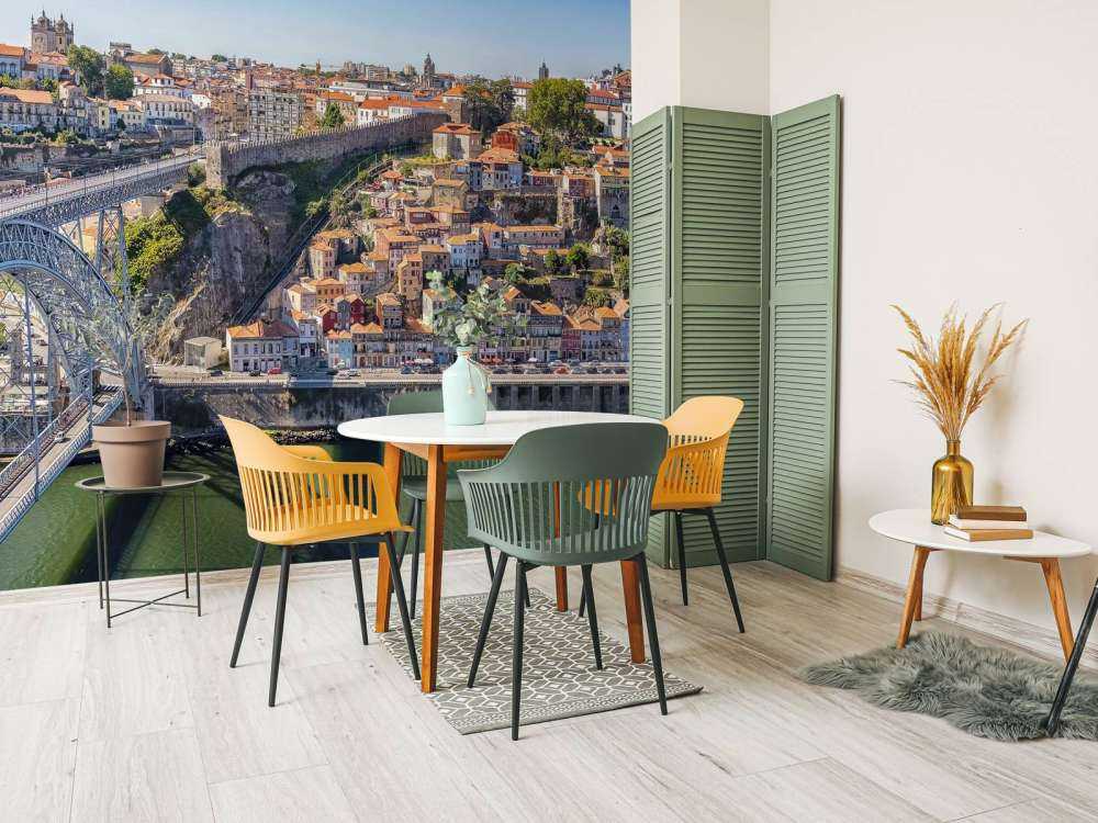 Zonlicht op kleurrijke stadshelling