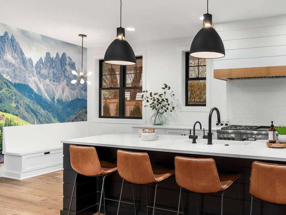 Alpendorp in groene vallei