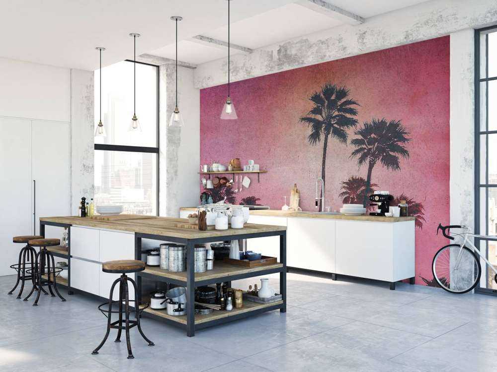 Palmbomen in roze avondgloed