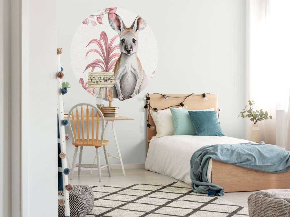 Jonge kangeroe in de jungle roze