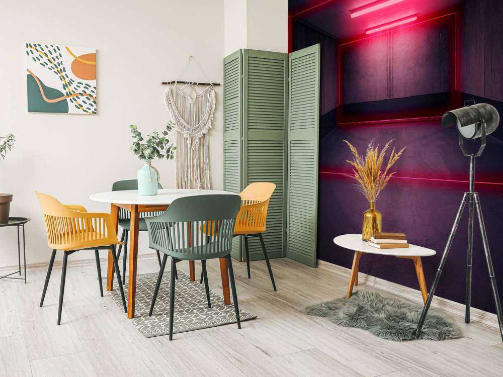 Neon verlichte parkeergarage