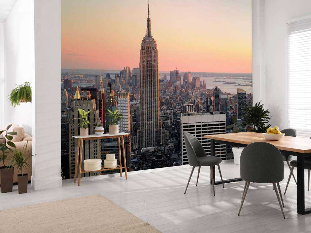 Een woonwijk met kantoorgebouwen op de achtergrond