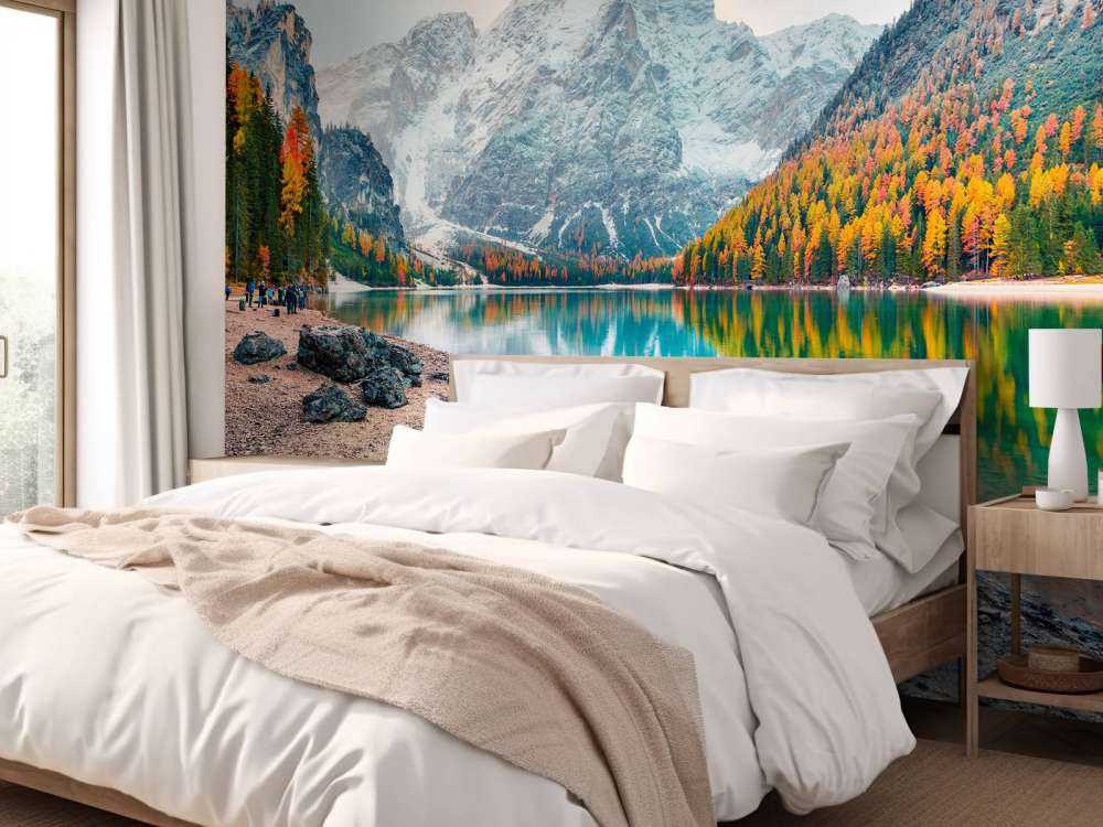 Kleurrijke bomen in een Italiaans berglandschap