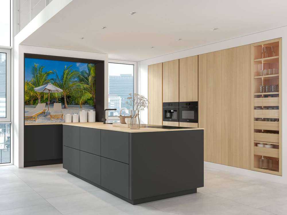 Zonnebaden op het witte strand