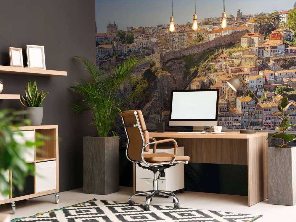 Zonlicht op kleurrijke stadshelling