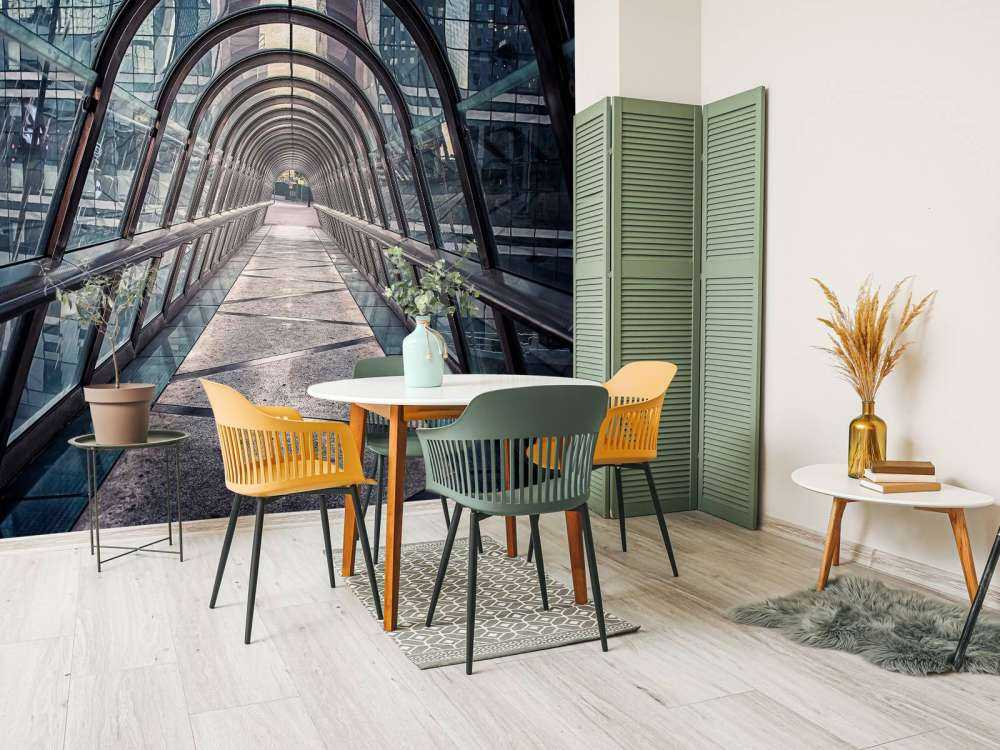 Glasgang tussen stedelijke torens