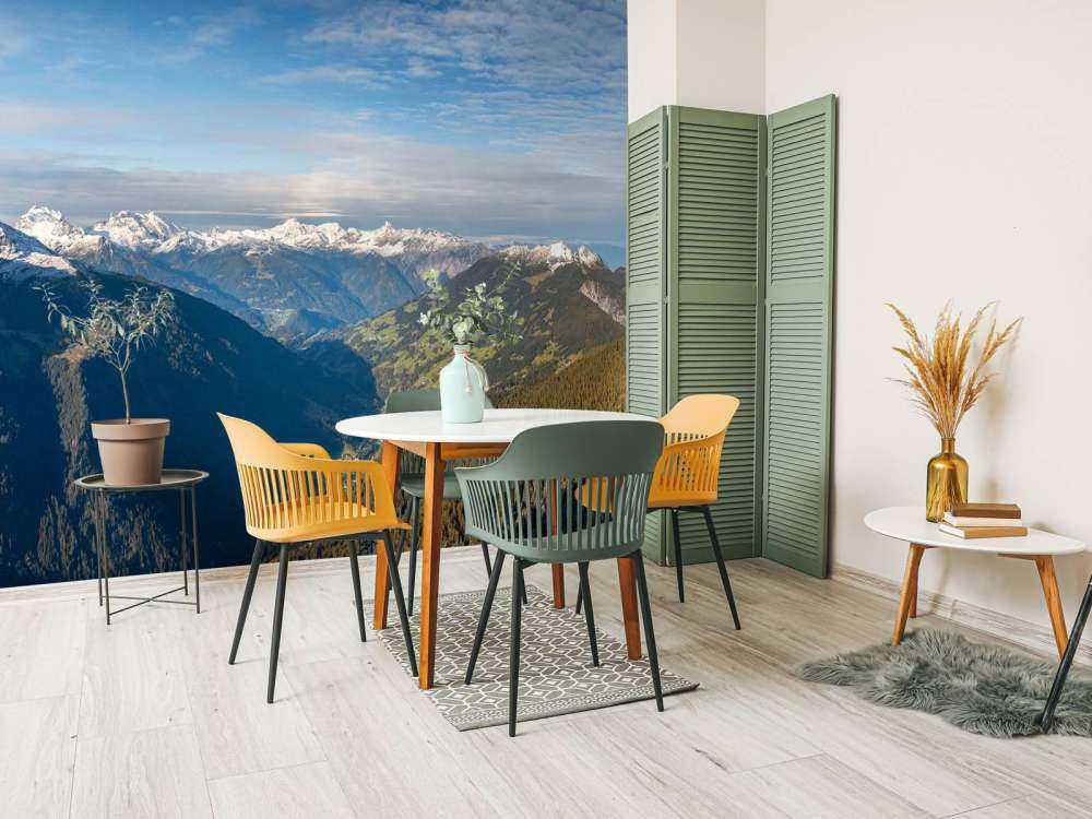 Panorama over besneeuwd alpendal