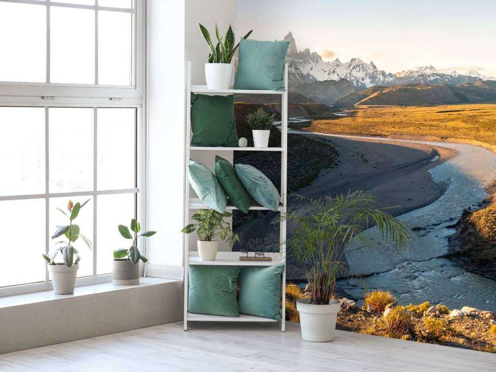 Berglandschap met kronkelende rivier in ochtendlicht