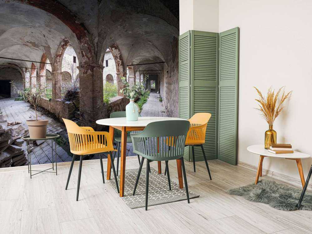 Verlaten Kloostergang in Verval